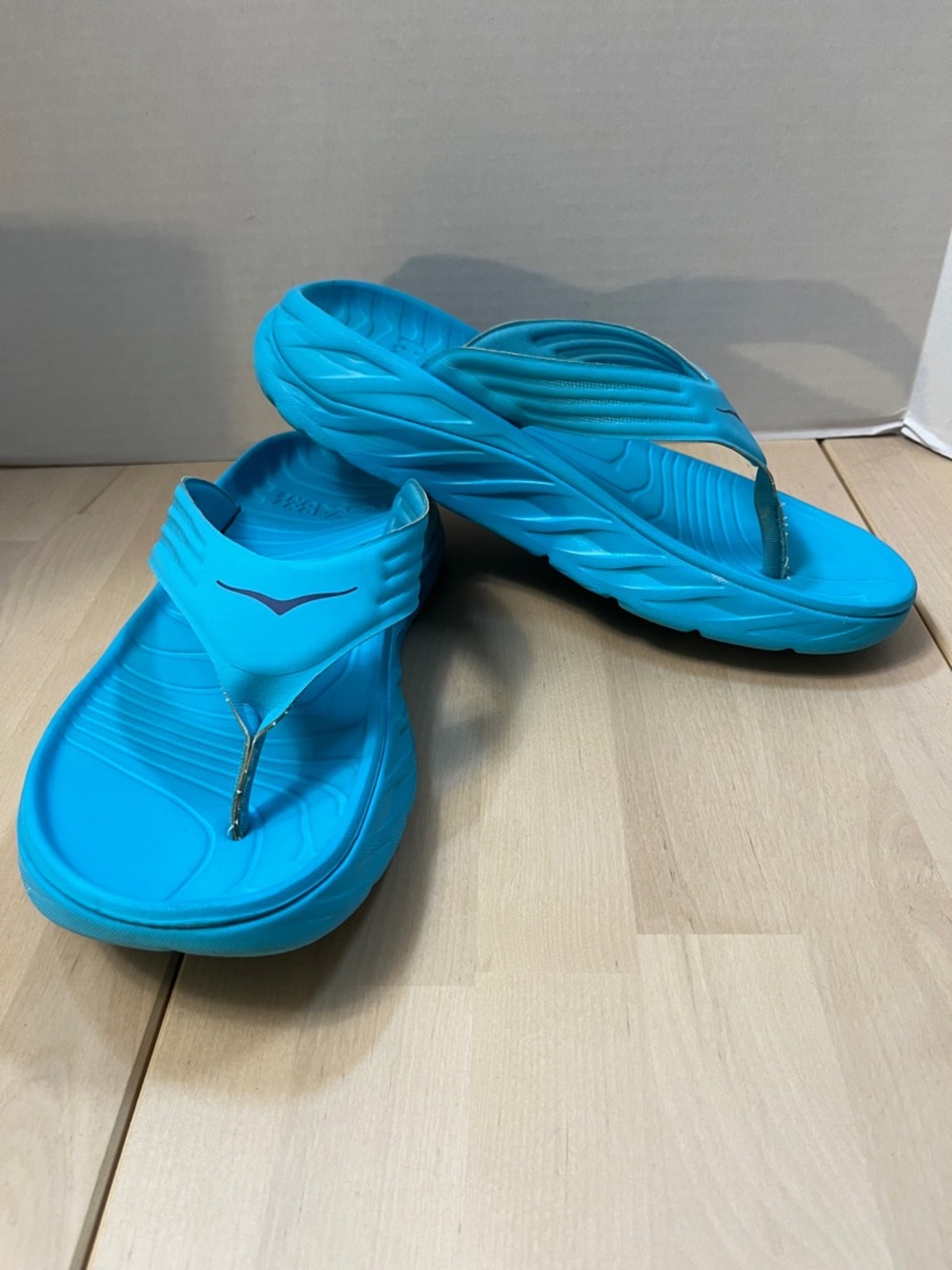 HOKA One One Ora Recovery Flip Flops Thong Sandals in Scuba Aqua Blue Men’s 9